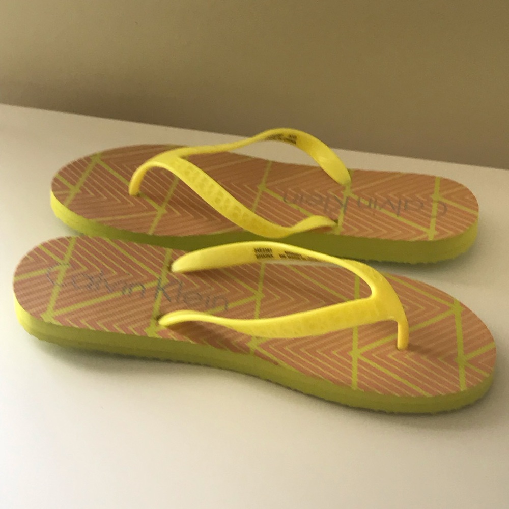 New Calvin Klein Flip Flops Thongs size 8